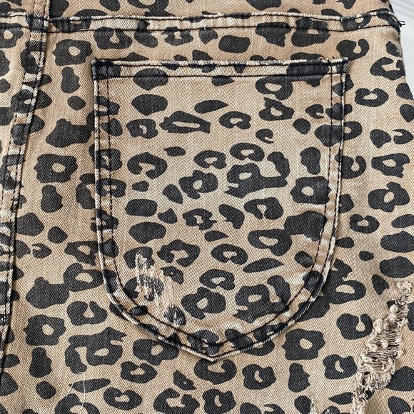 Almost Famous high rise denim mini skirt, brown cheetah print, size 11 - Picture 4 of 6